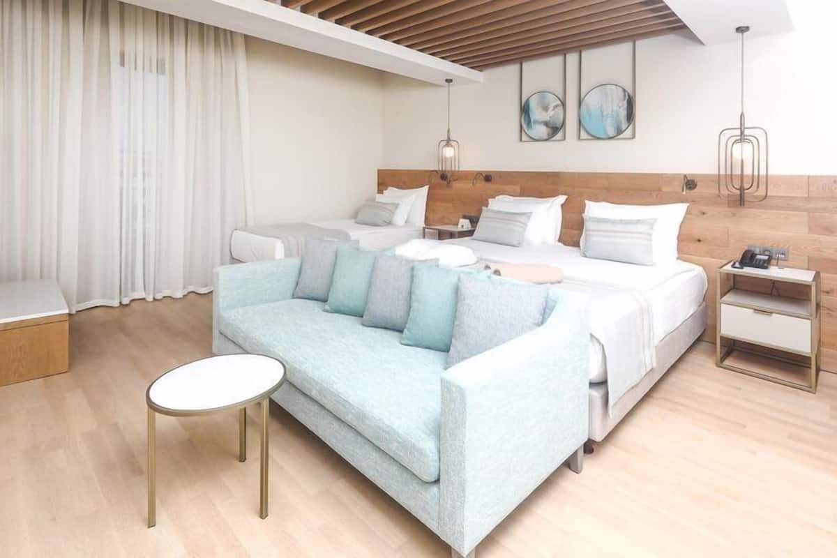 Superior Corner Room | Free minibar, in-room safe, desk, laptop workspace