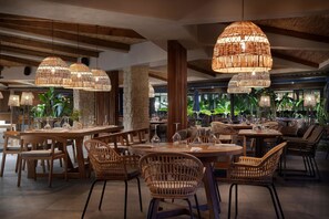 Breakfast, lunch and dinner served - Miramare Beach Hotel (Manavgat)