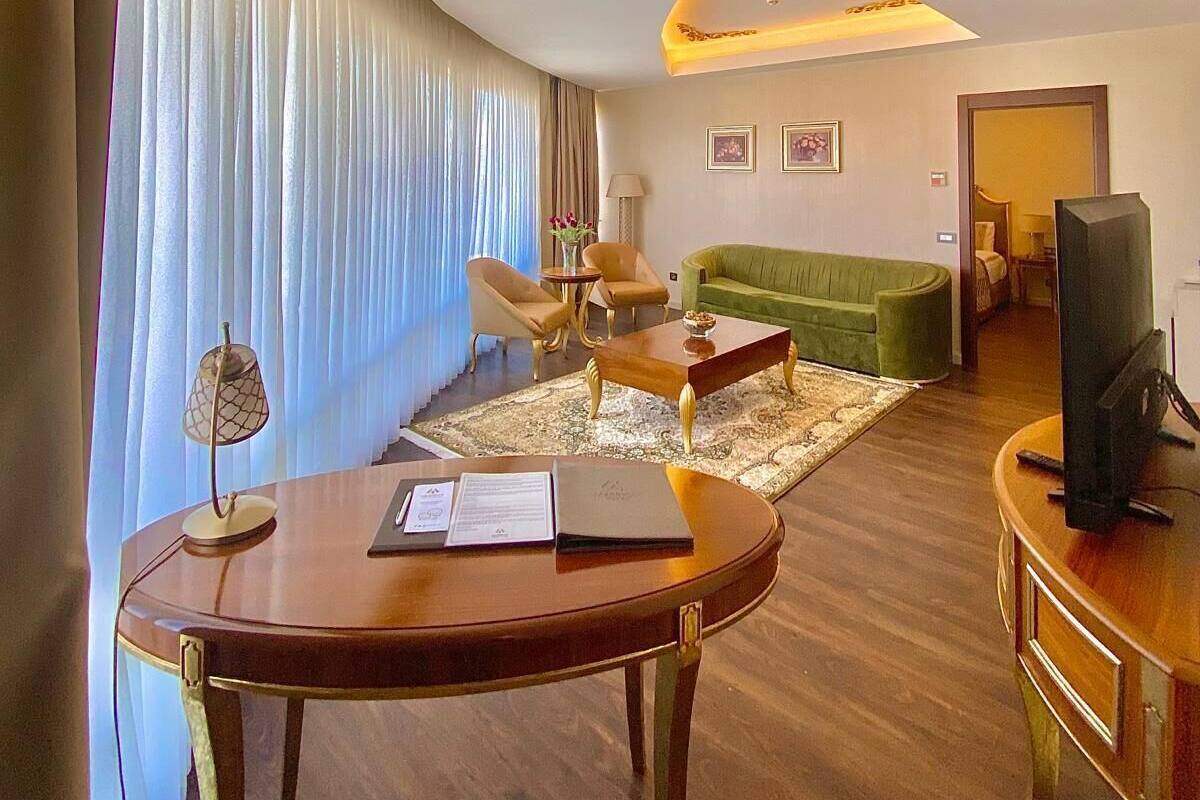 Phòng Suite Cao cấp, quang cảnh thành phố | Bồn tắm thủy lực