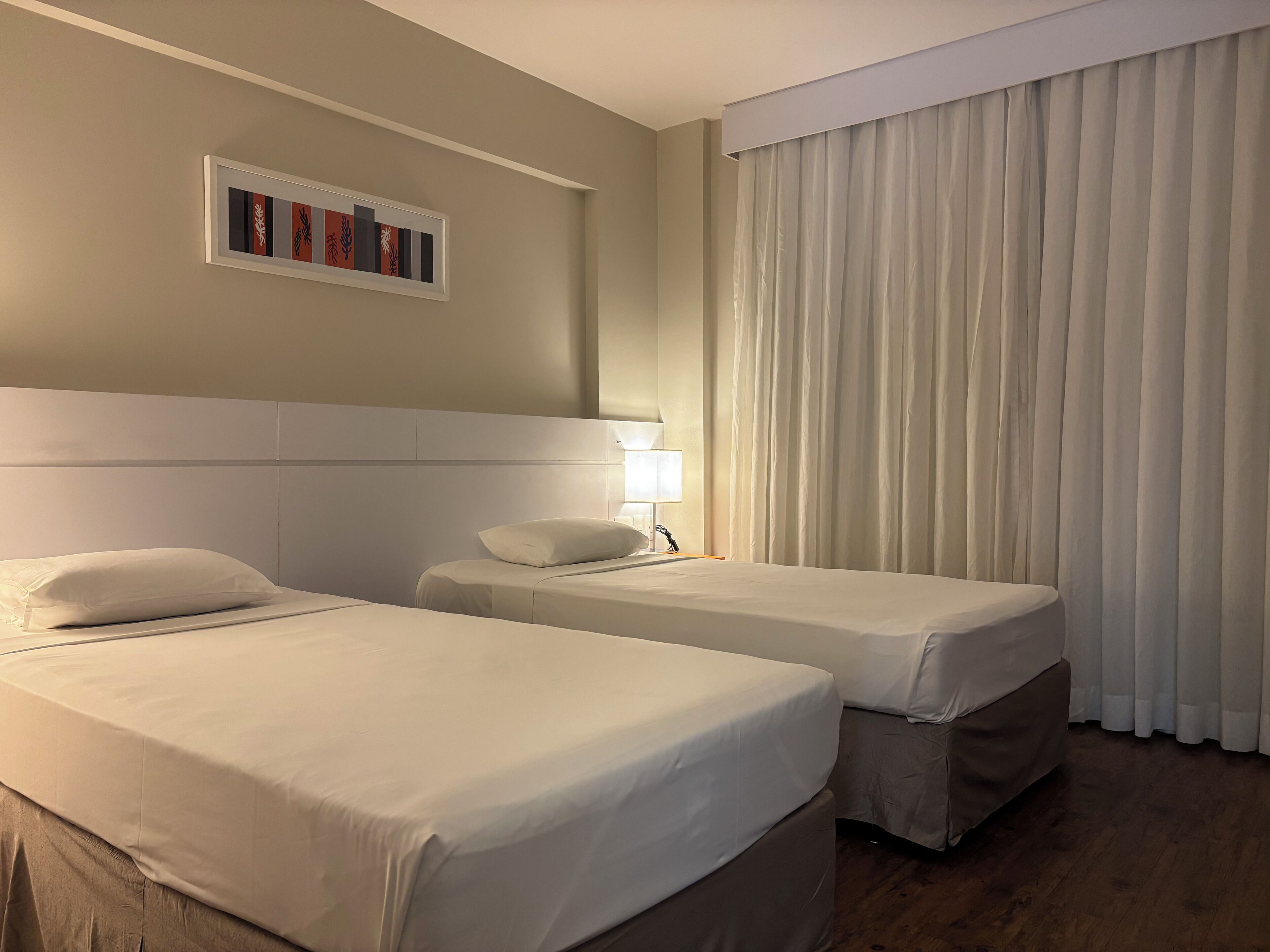 standard twin - 2 camas solteiro | 1 bedroom, minibar, in-room safe, desk