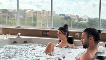 Suíte Master Casal - 1 Cama King | Bañera de hidromasaje