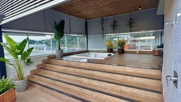 Suíte Master Casal - 1 Cama King | Minibar, caja fuerte, escritorio y cortinas opacas