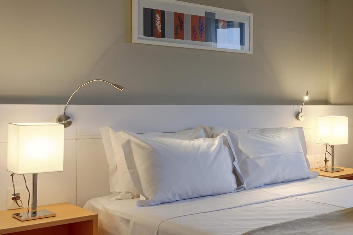 1 sovrum, minibar, värdeförvaringsskåp på rummet och skrivbord