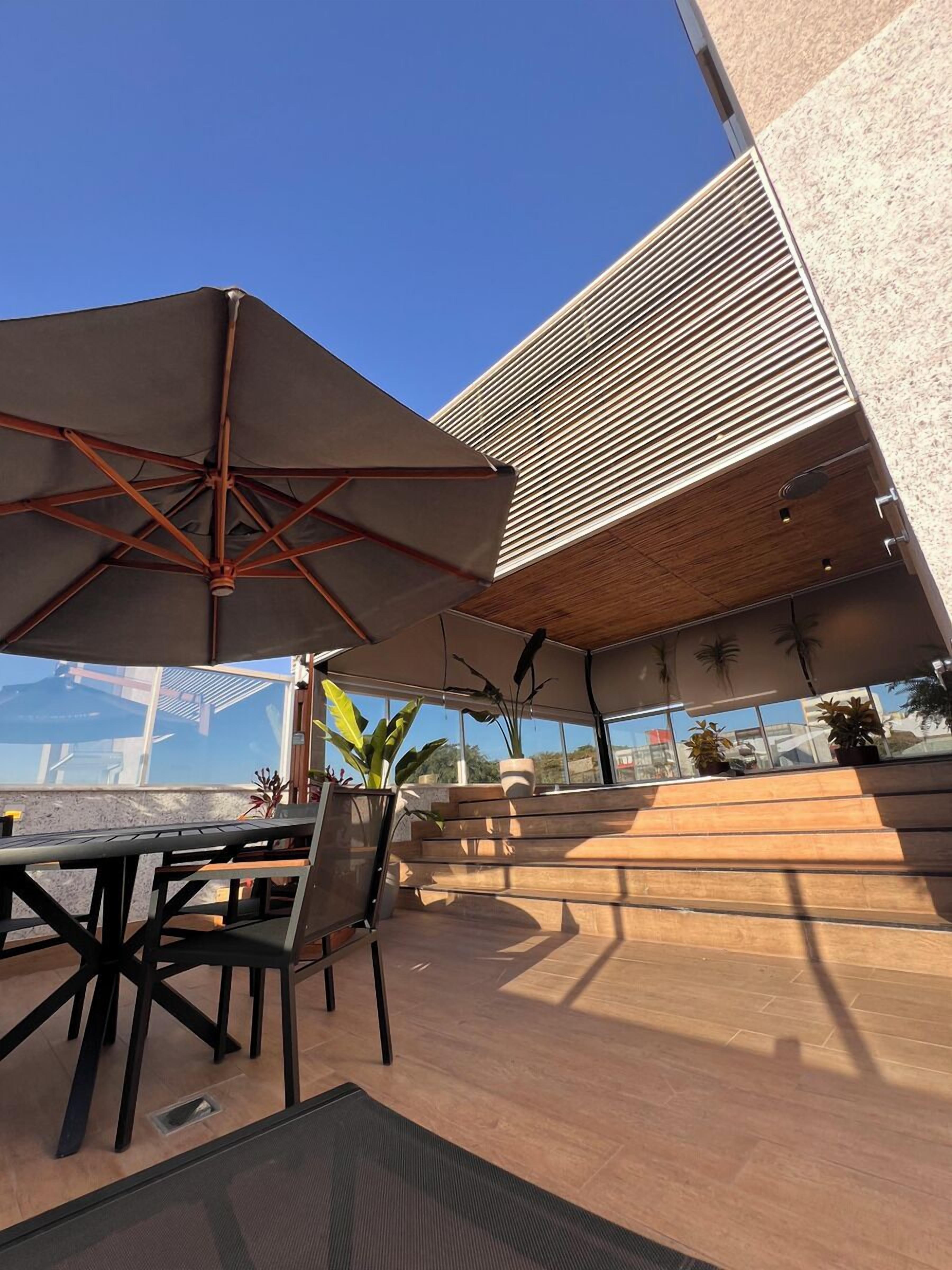 suíte master casal - 1 cama king | living area