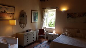 1 Schlafzimmer, italienische Bettbezüge von Frette