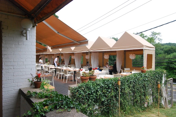 Lunch, dinner, brunch served; Spanish cuisine, alfresco dining