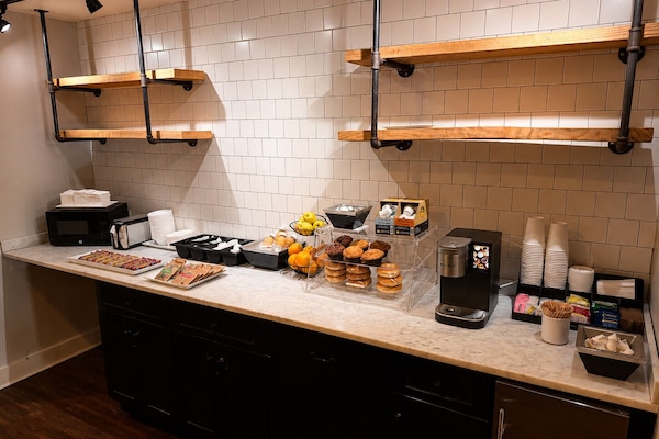 Free daily continental breakfast