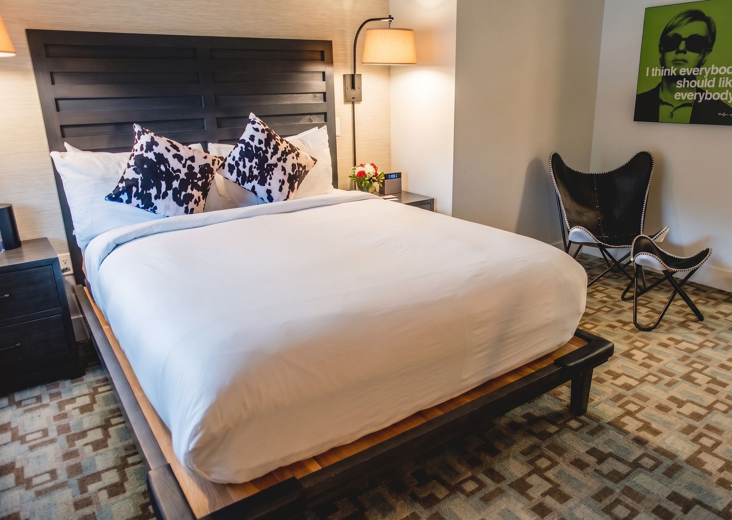 Executive Queen | Iron/ironing board, free WiFi, bed sheets