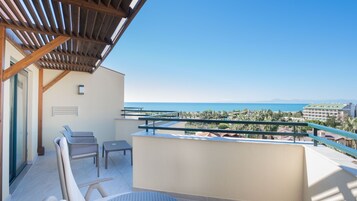 Suite Room with Sea View | View from room