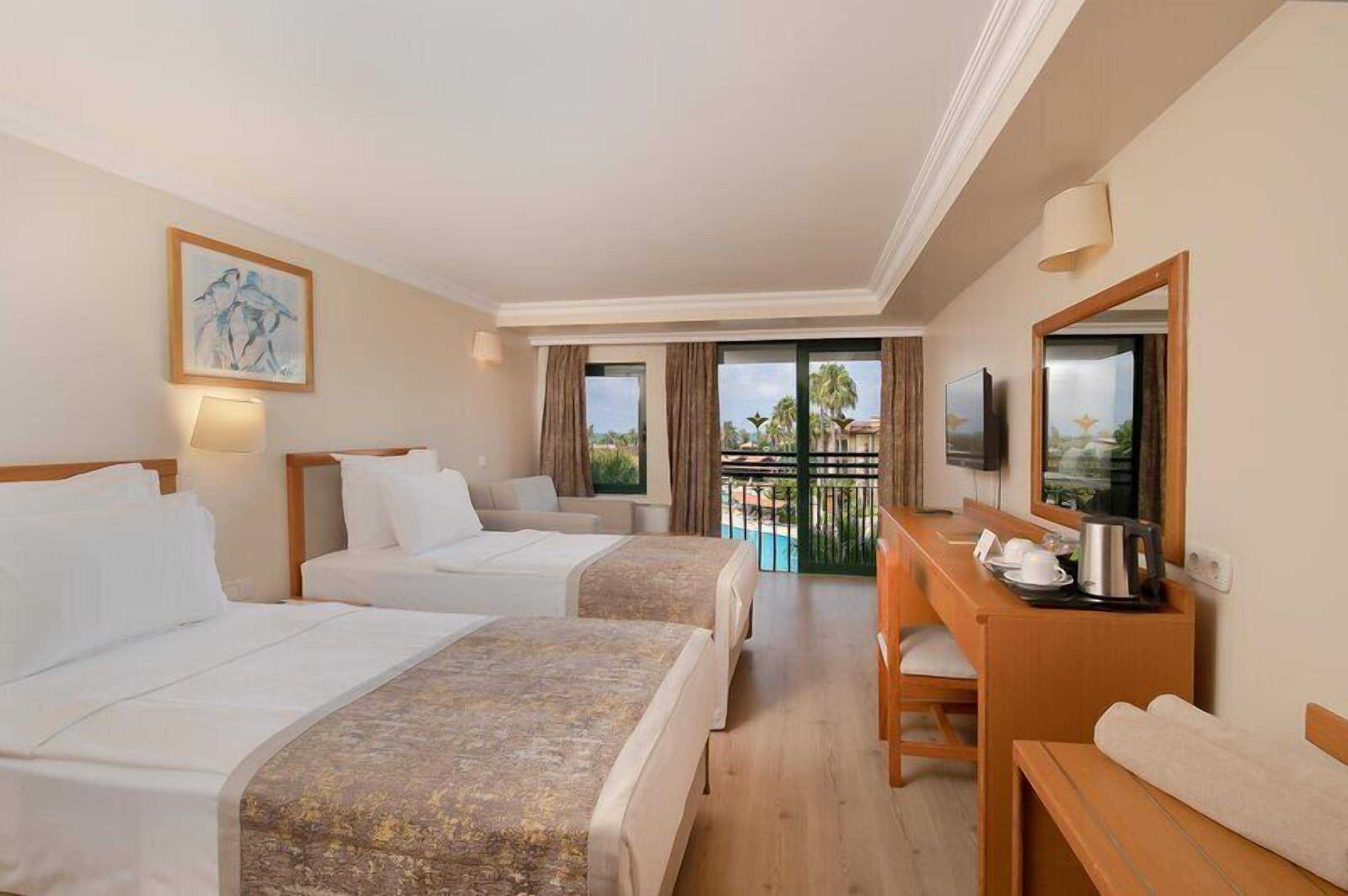 Standard Room, Sea View | Premium bedding, minibar, in-room safe, WiFi (free)