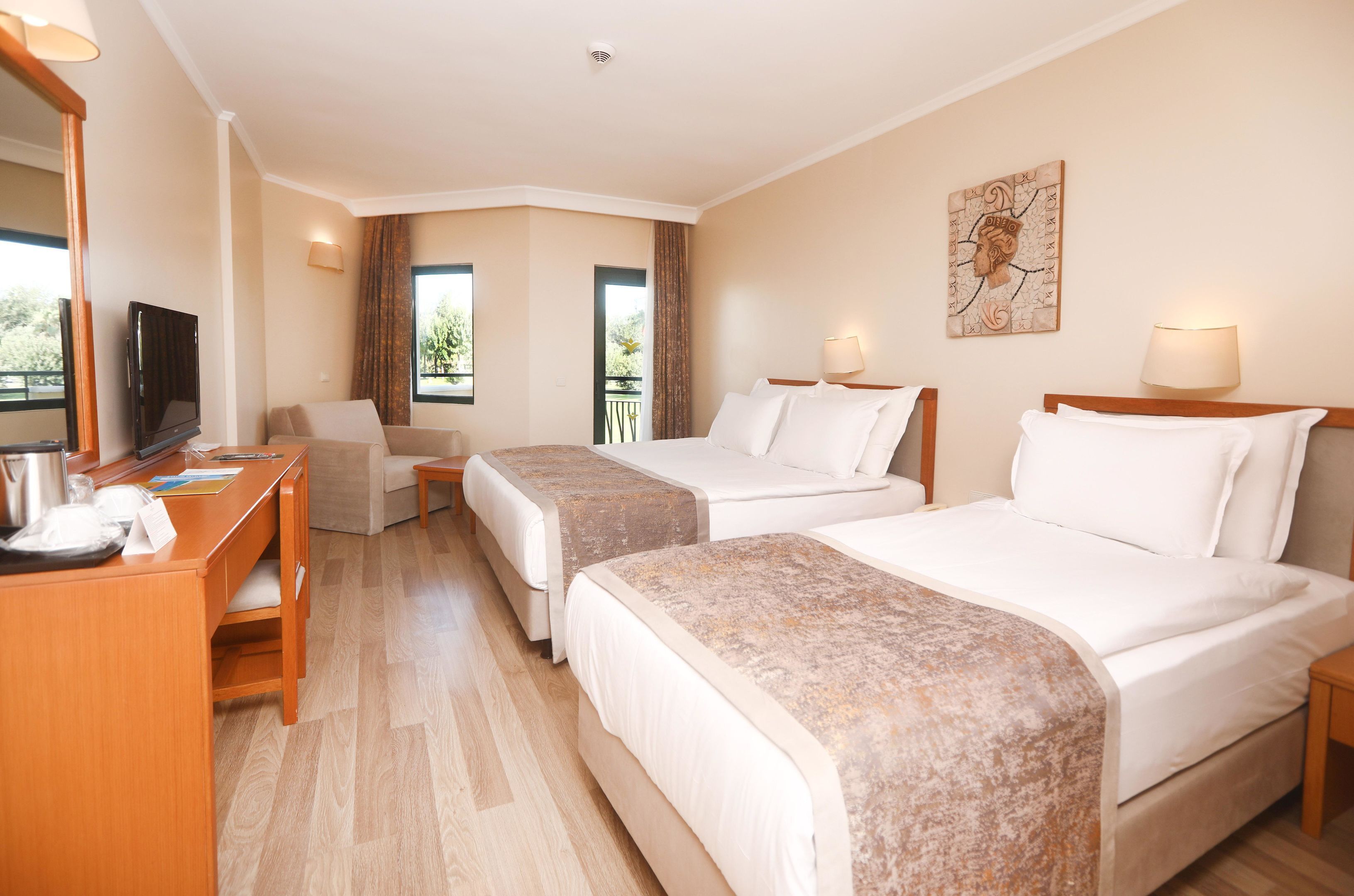 Habitació estàndard | Minibar, caixa forta a l'habitació, wifi gratuïta i roba de llit 