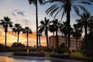 2 outdoor pools, pool umbrellas, sun loungers - Miramare Queen Hotel - All Inclusive (Manavgat)