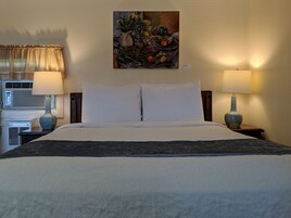 Decoración personalizada, tabla de planchar con plancha y wifi gratis 