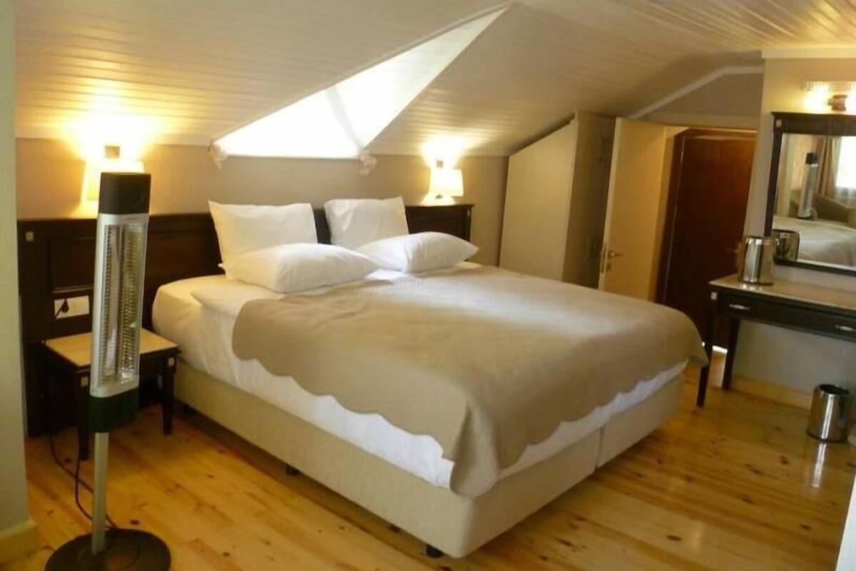 Premium bedding, minibar, in-room safe, free cots/infant beds