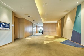 Restaurant - Holiday Inn Express Shanghai Zhenping by IHG (Shanghai)