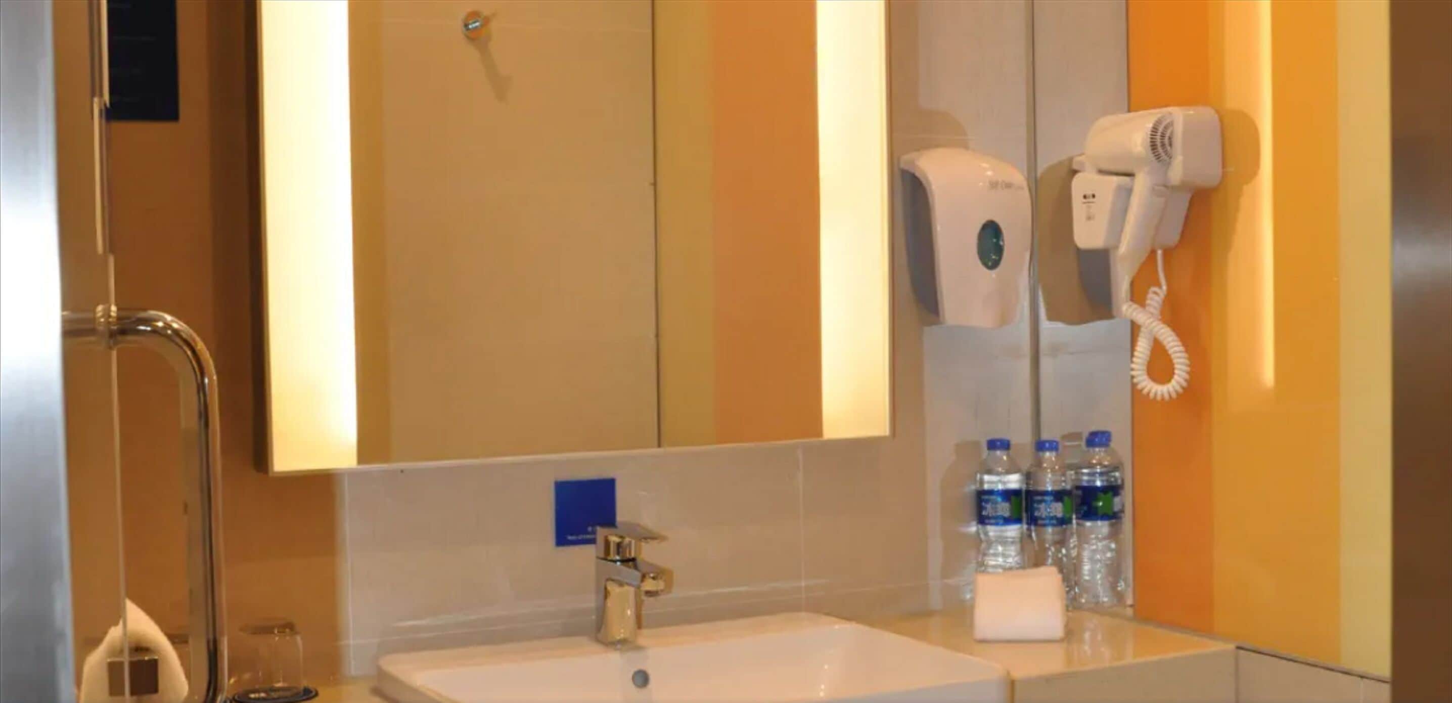 Foto - Holiday Inn Express Shanghai Zhenping by IHG