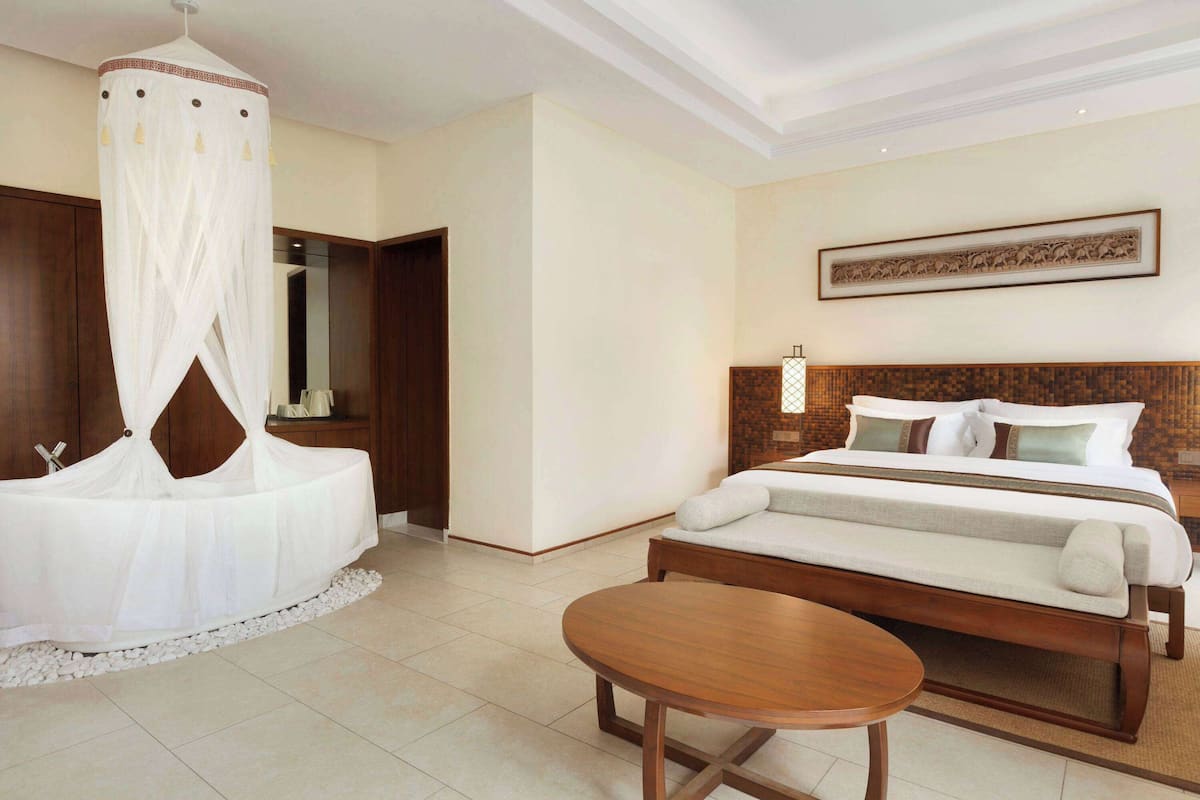 Room, 1 King Bed, Non Smoking, Sea View