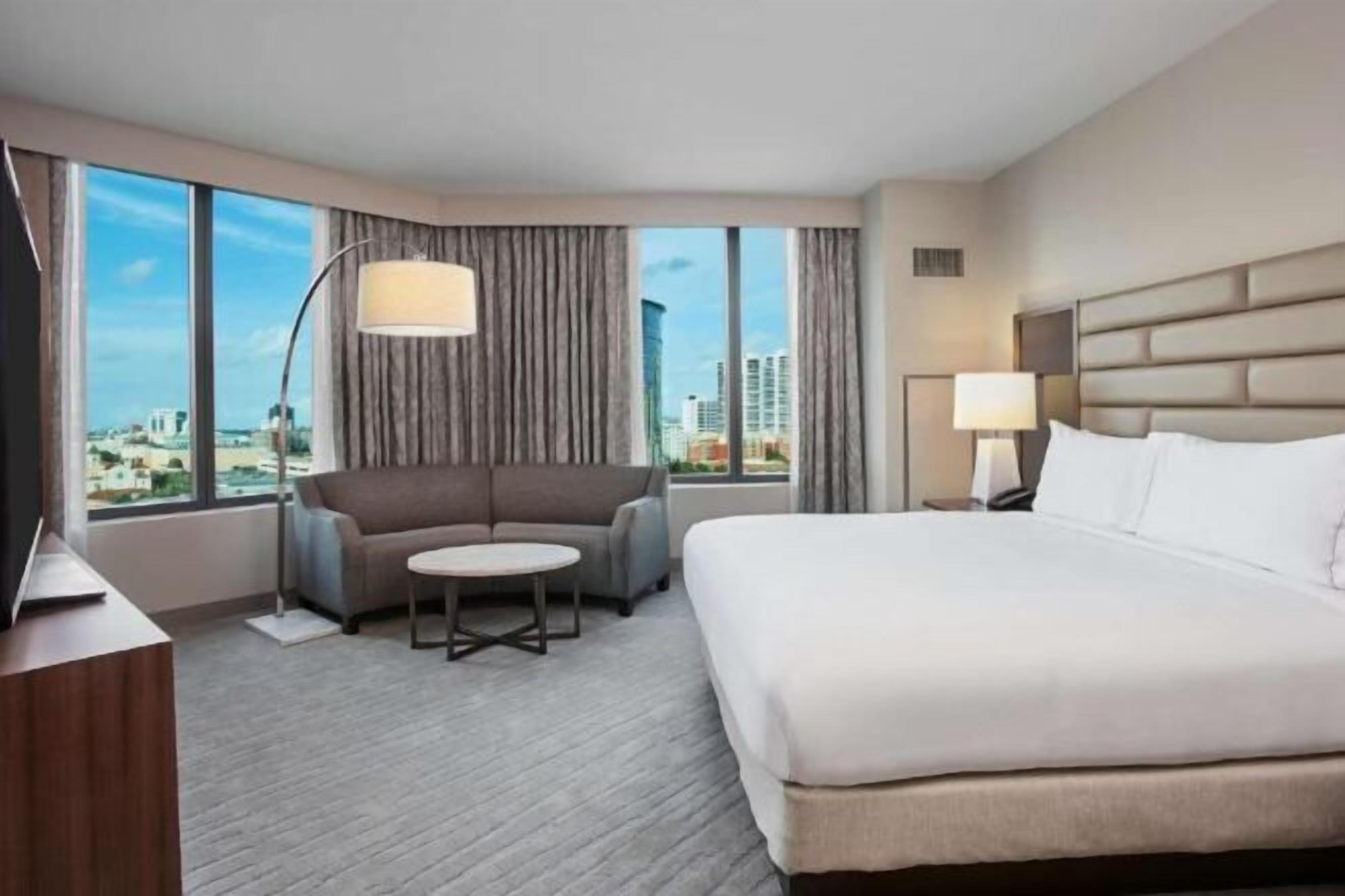 Premium bedding, in-room safe, desk, blackout drapes