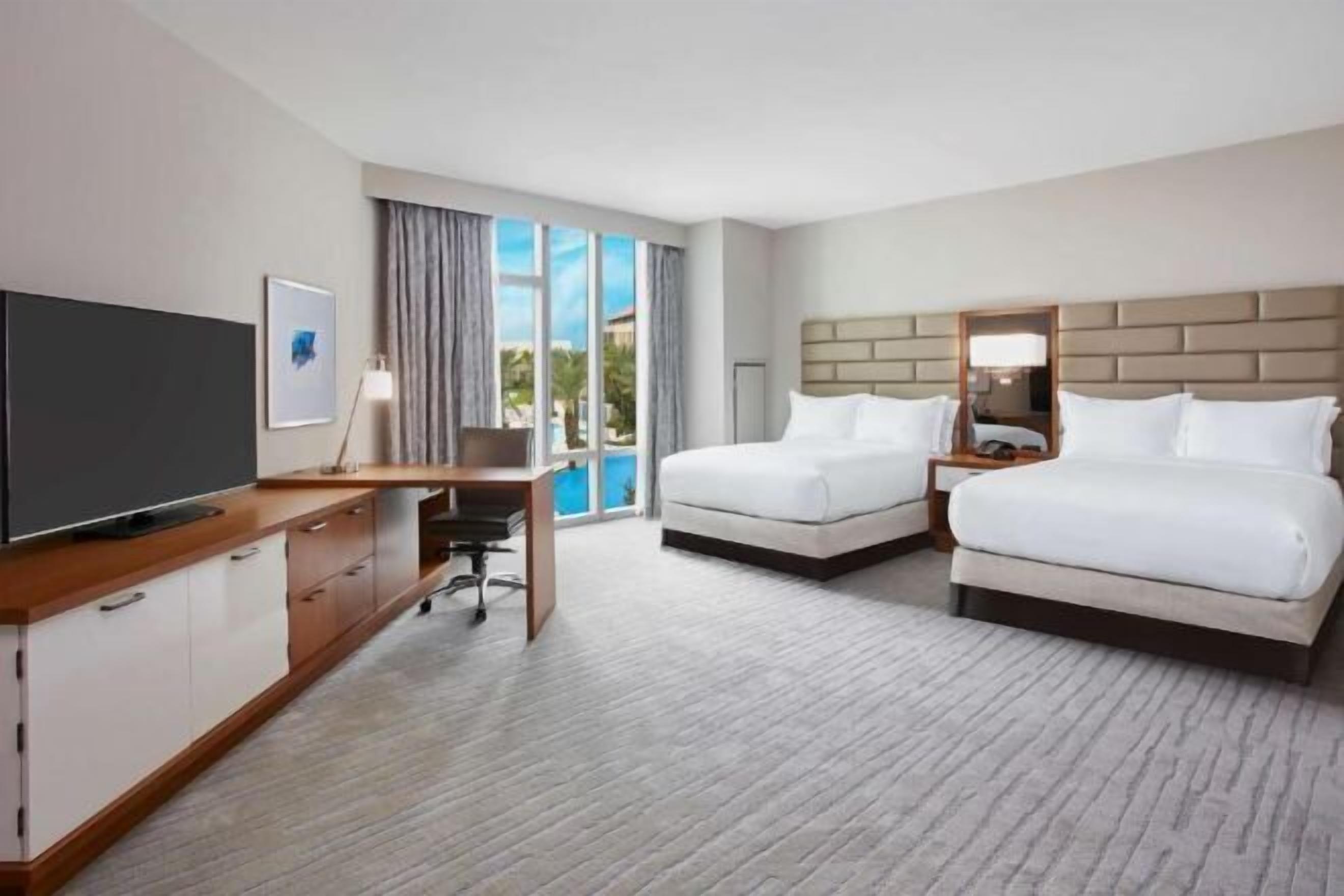 Premium bedding, in-room safe, desk, blackout drapes