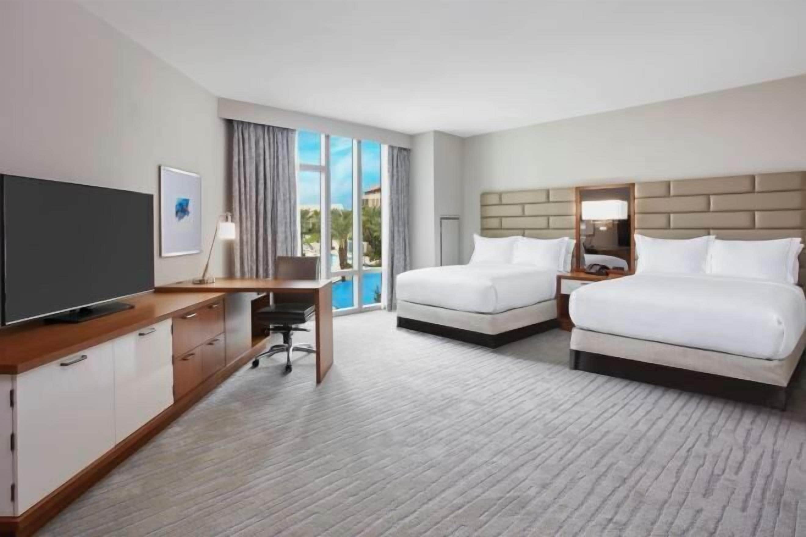 Premium bedding, in-room safe, desk, blackout drapes