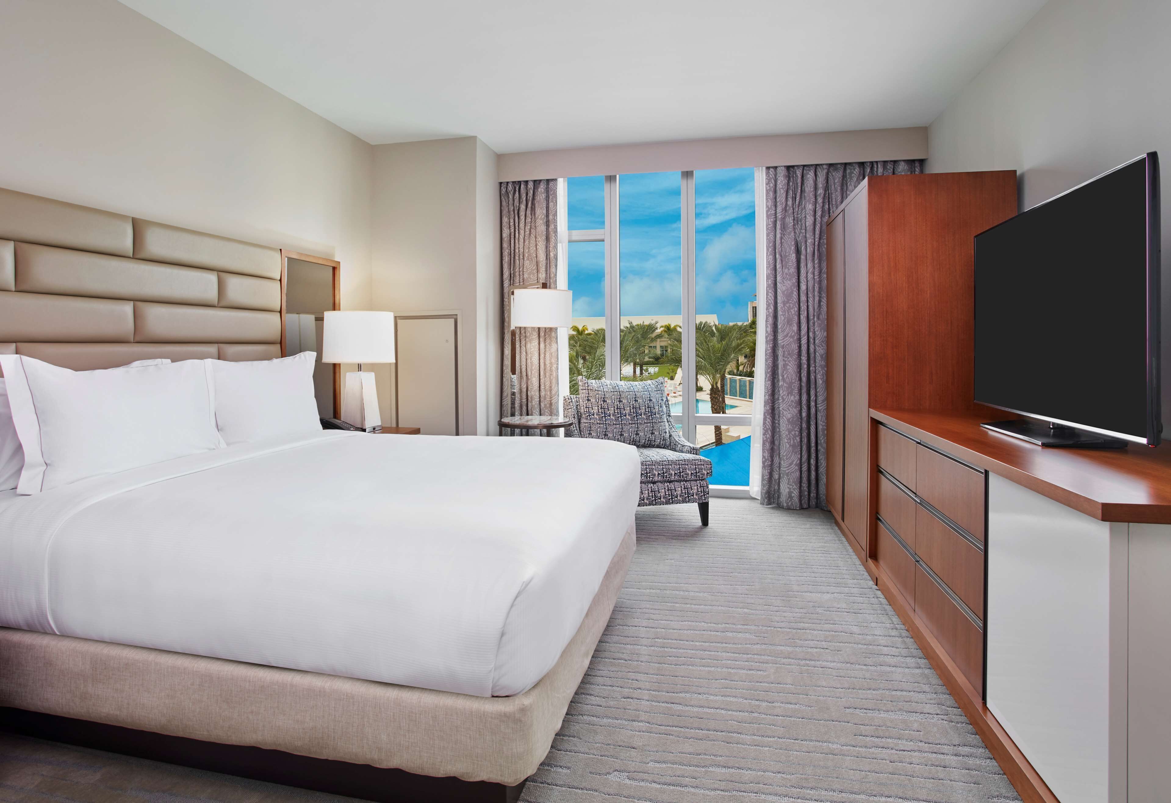 Premium bedding, in-room safe, desk, blackout curtains