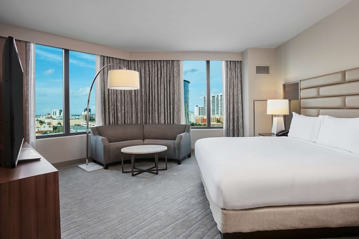 Premium bedding, in-room safe, desk, blackout drapes