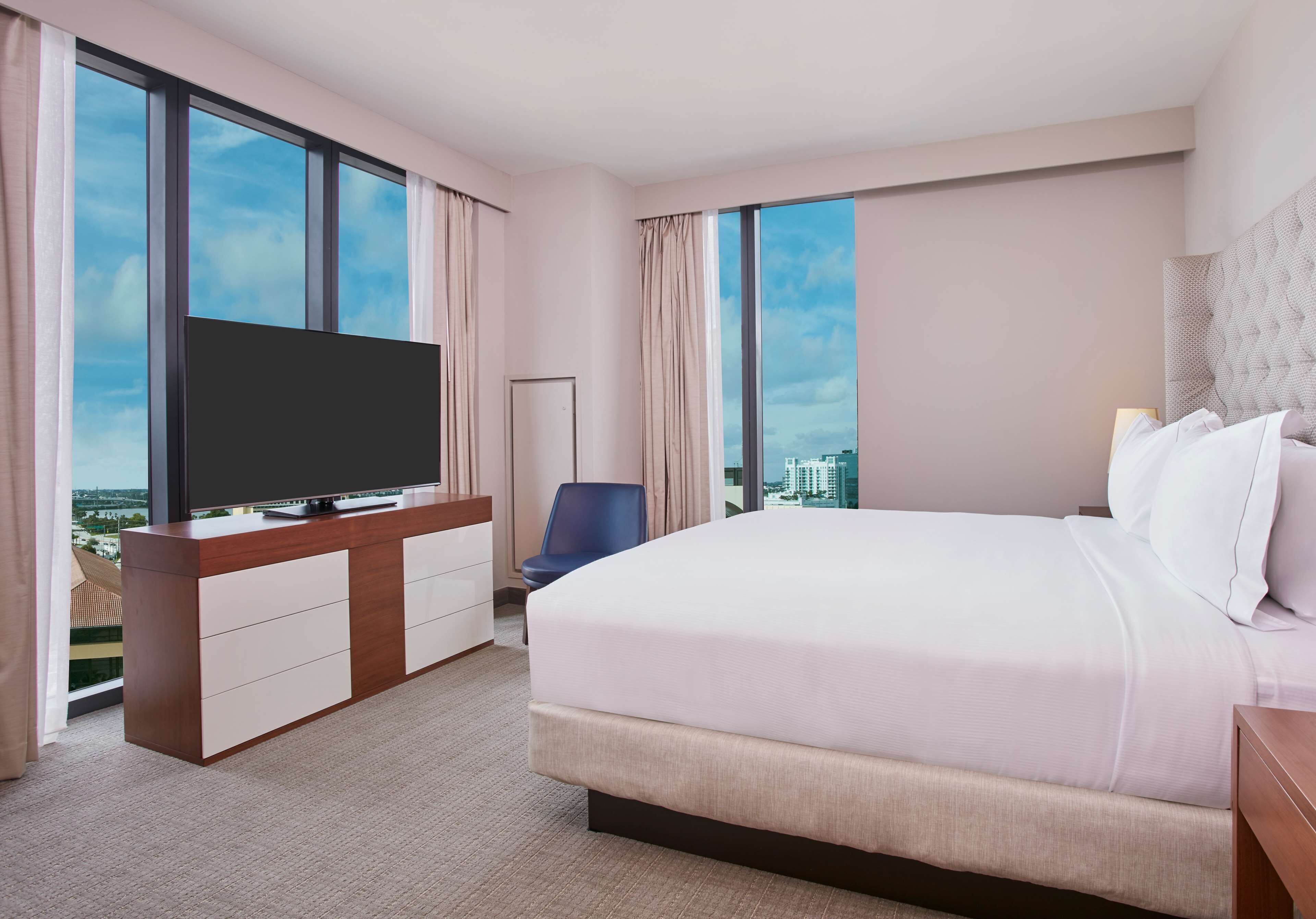 Premium bedding, in-room safe, desk, blackout curtains