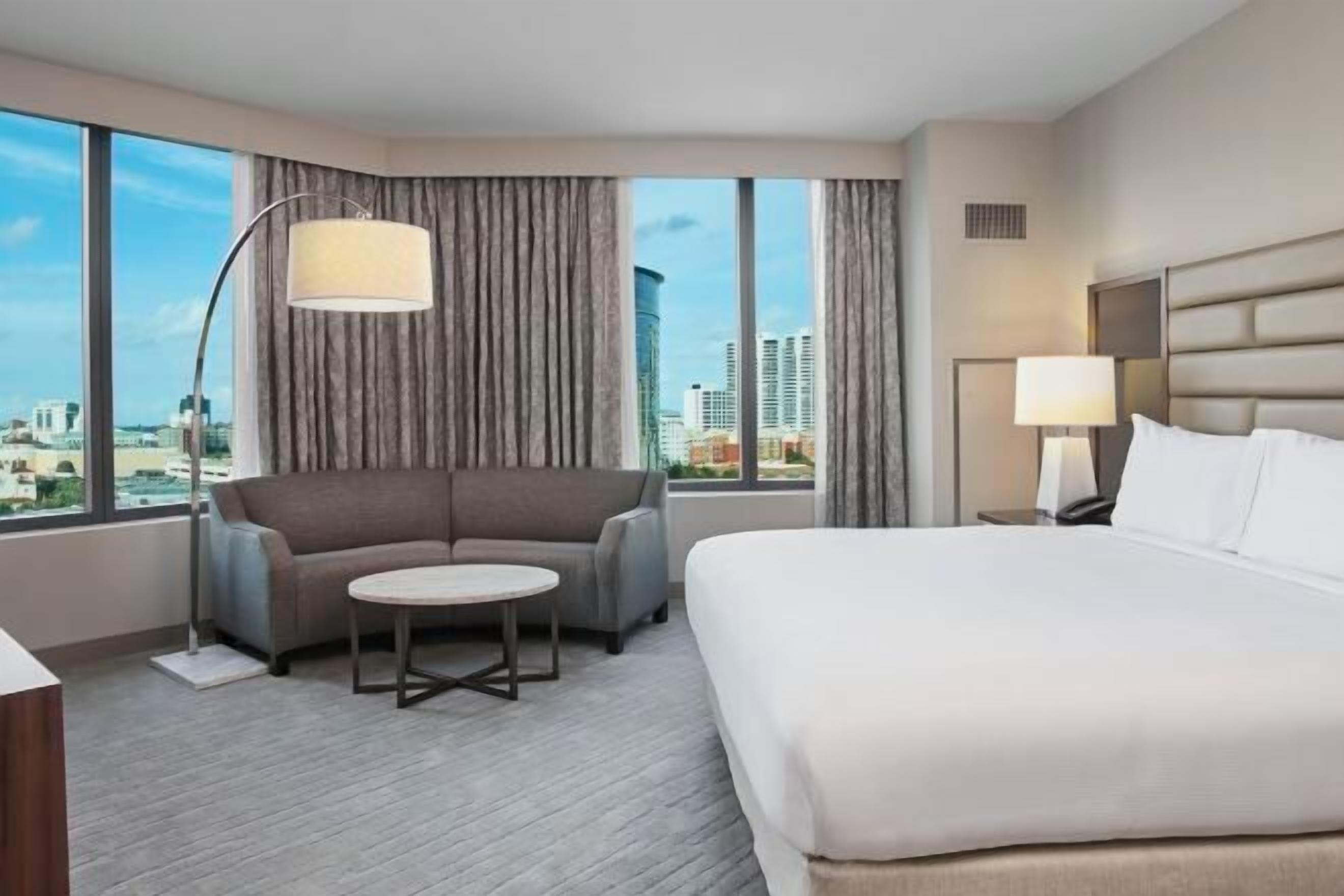 Premium bedding, in-room safe, desk, blackout drapes