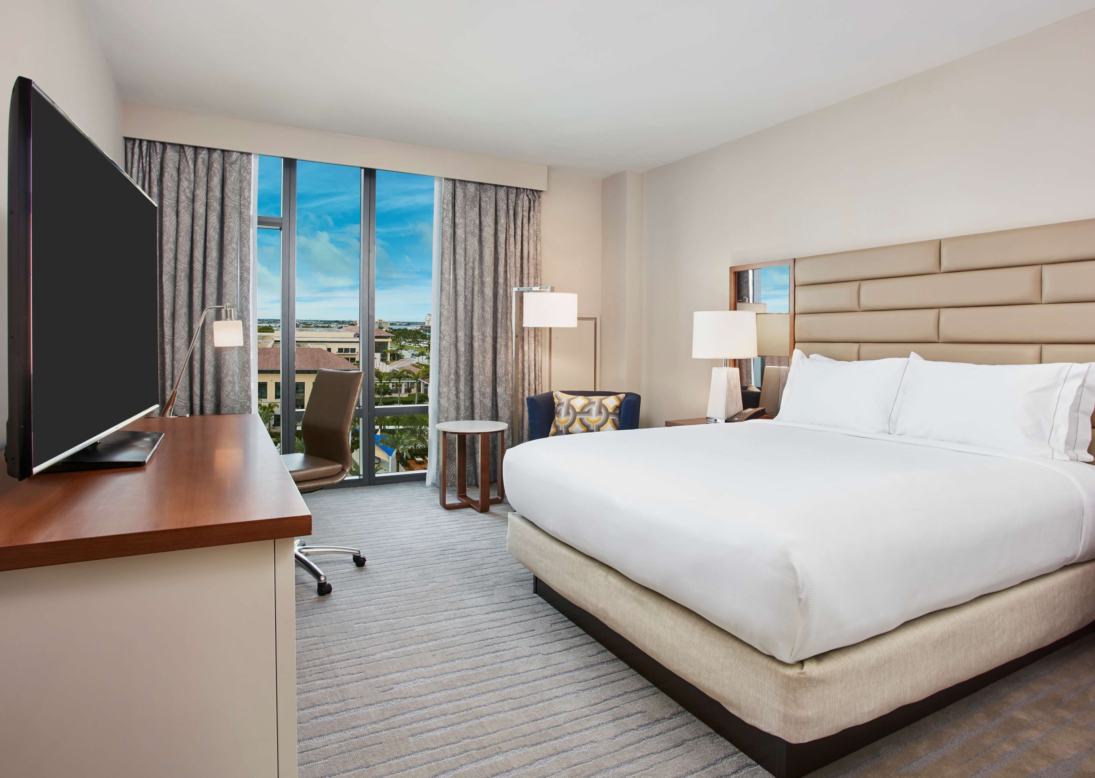 Premium bedding, in-room safe, desk, blackout curtains