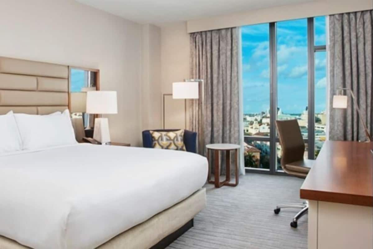 Premium bedding, in-room safe, desk, blackout drapes