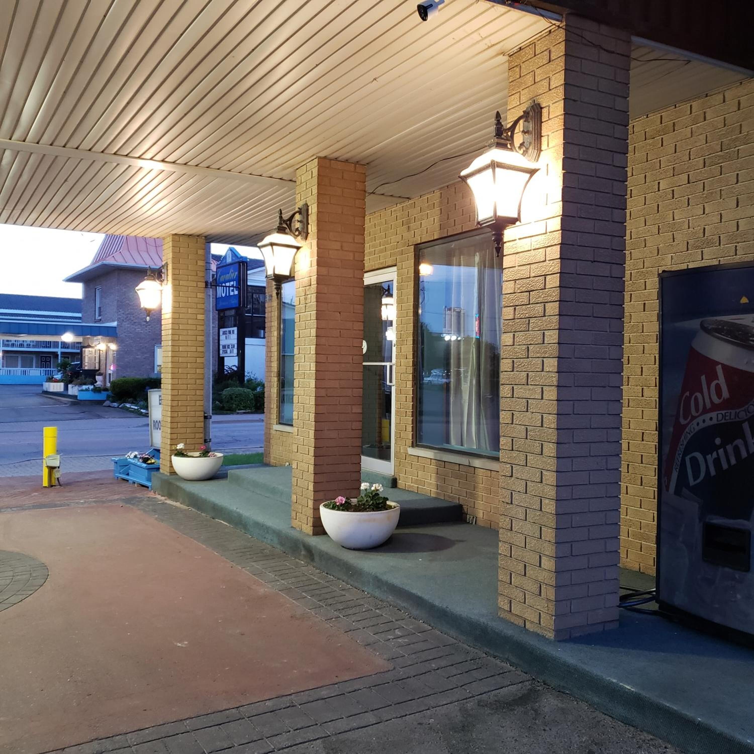 تفاصيل الفندق من الخارج