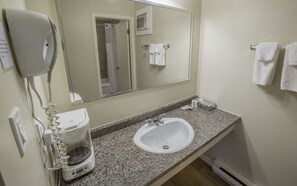 Perhehuone | Kylpyhuoneen pesuallas