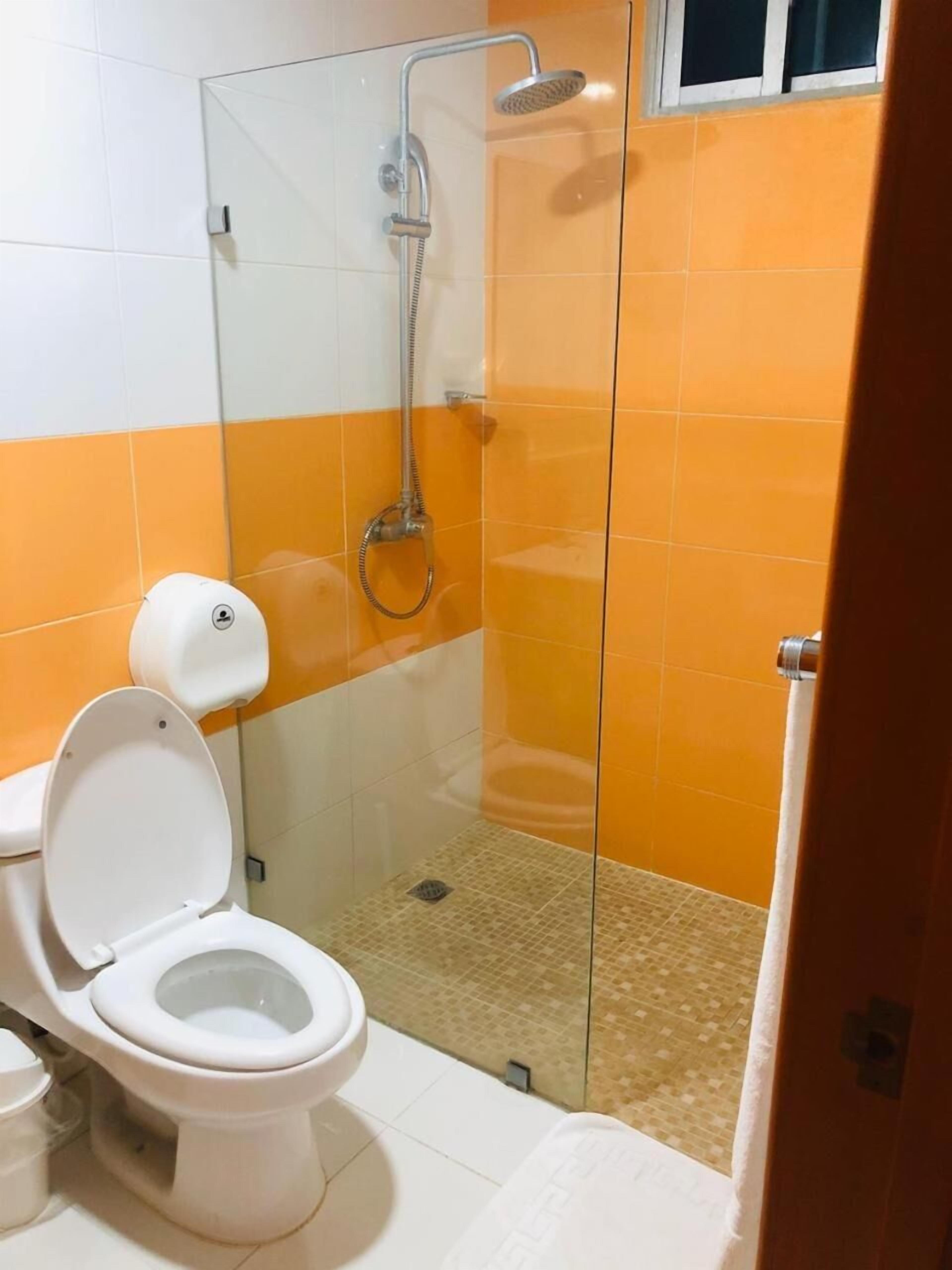 combined shower/bathtub, bathrobes, towels, soap