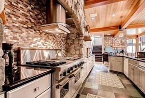 Loft, 5 Bedrooms, Hot Tub | Private kitchen | Full-sized fridge, microwave, stovetop - Heavens View (Breckenridge)