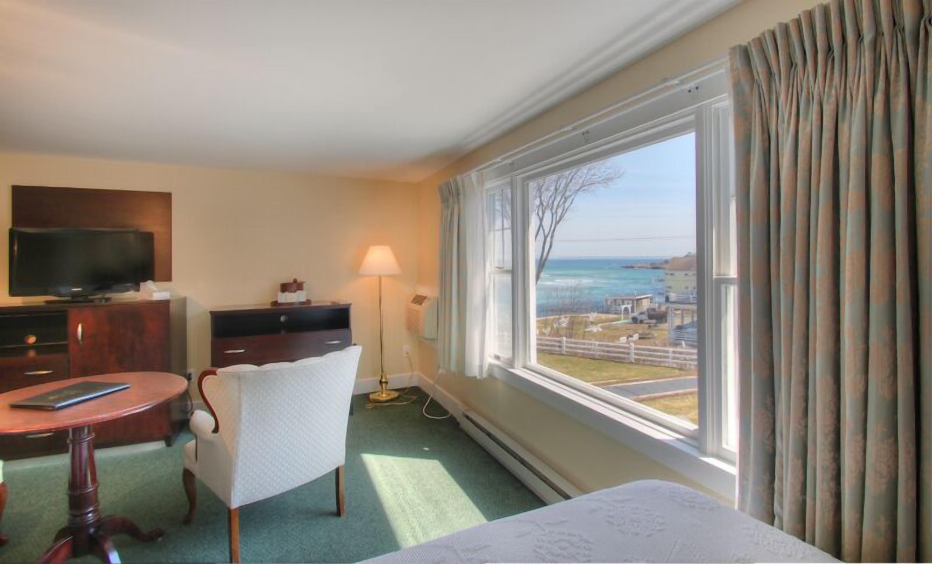 standard room, 1 bedroom, non smoking (109/ 110 - 1 queen/1 twin partial ov 2nd floor) | room amenity