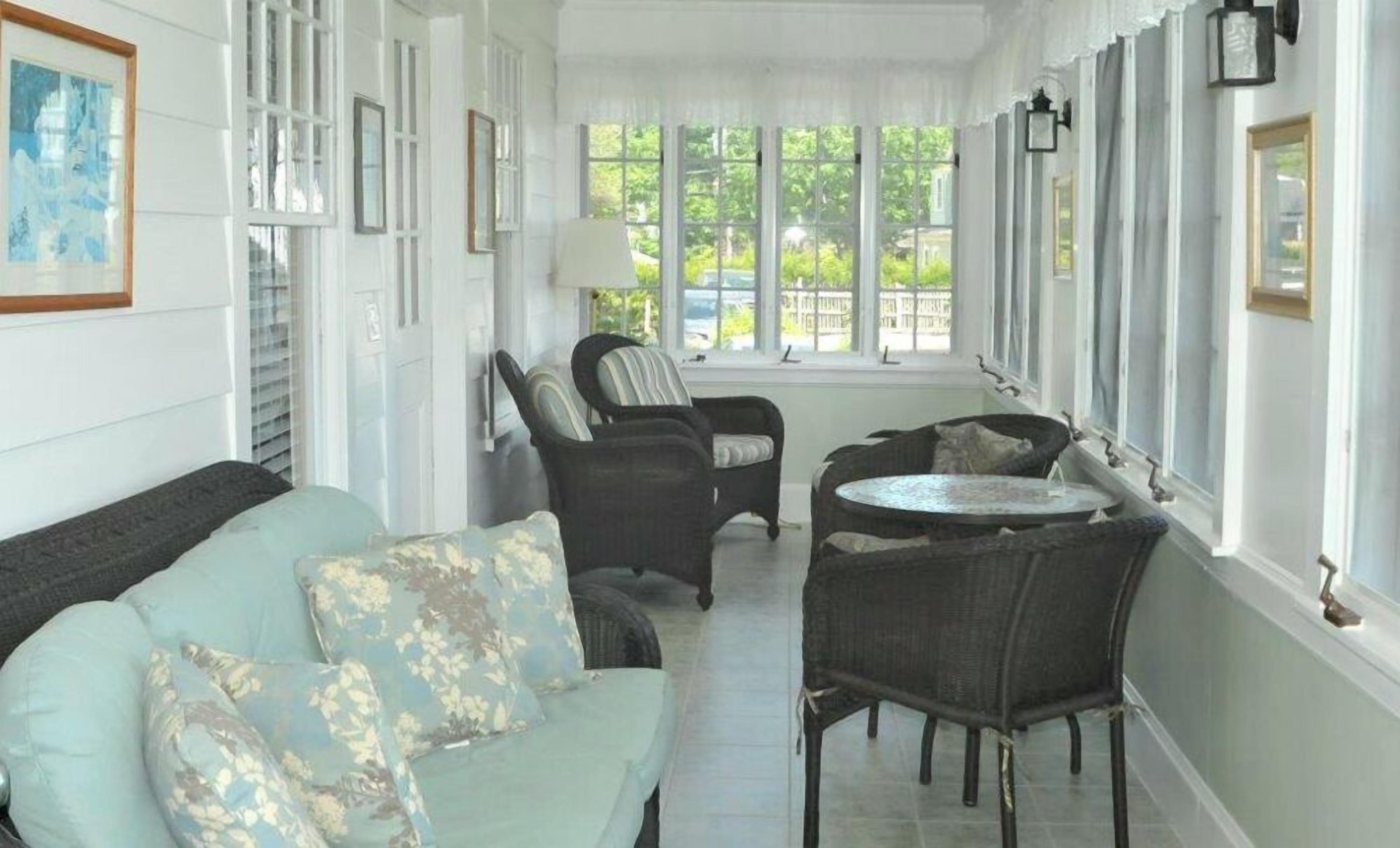 standard room, 1 queen bed, patio, ocean view (114- 1 queen bed fireplace porch full ov 1st floor) | living room | 32-inch flat-screen tv with cable channels, tv