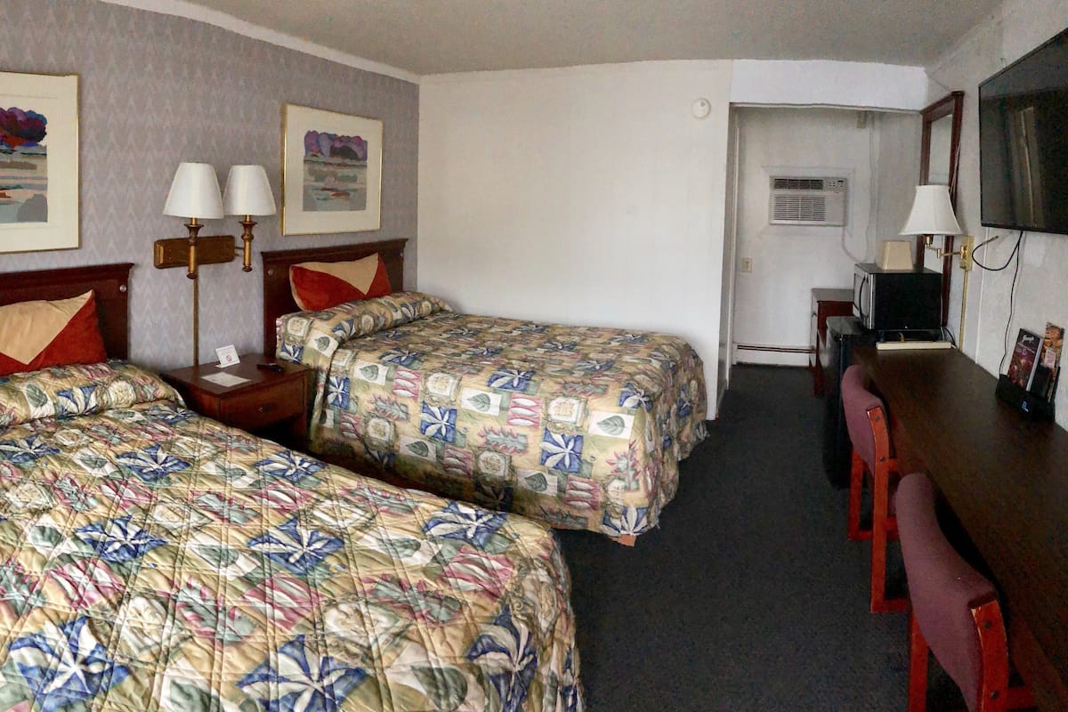 Classic Room, 2 Double Beds, Non Smoking | Desk, iron/ironing board, rollaway beds, free WiFi