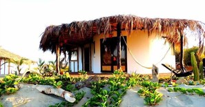 Casa Bungalow, Ocean View | Minibar, free cots/infant beds, rollaway beds, free WiFi