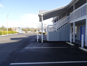Free self parking - Village Inn and Suites (Absecon)