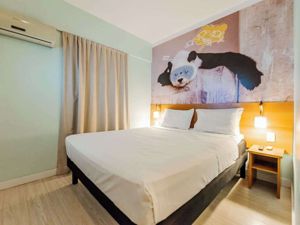 Standard Double Room | Minibar, in-room safe, blackout drapes, soundproofing