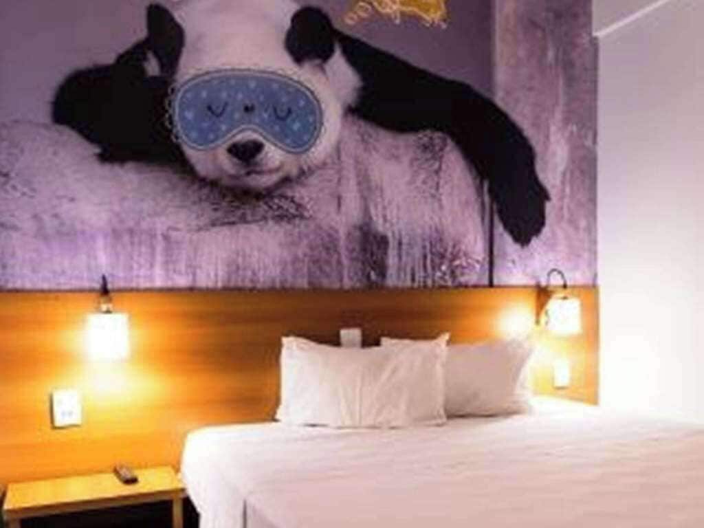 Standard Double Room | Minibar, in-room safe, blackout drapes, soundproofing