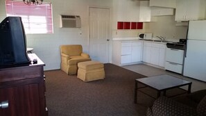 Living area - Riviera Motor Lodge (Tucson)