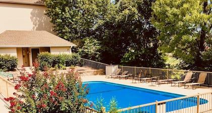 Perfectly Romantic Branson Condo