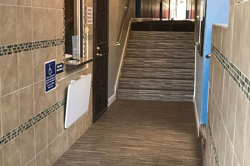 luxury hotels in Omaha