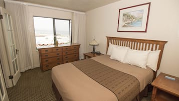 Ocean View 2 Bedroom Queen, bunks #129 | Free WiFi, bed sheets