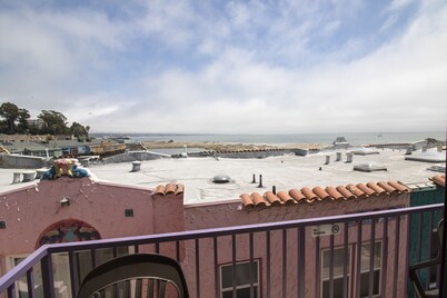 Capitola Venetian Hotel