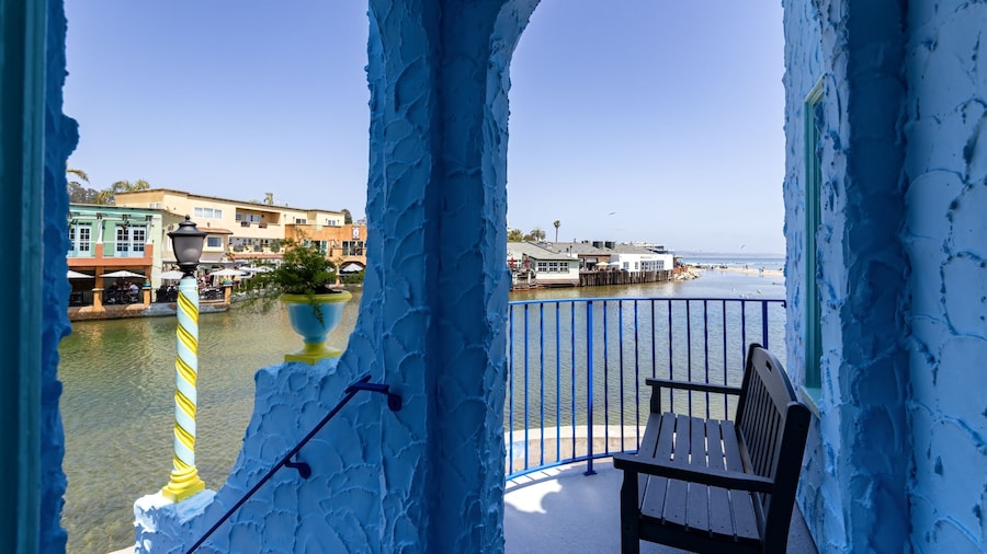 Capitola Venetian Hotel