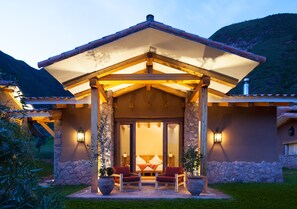 Ropa de cama de alta calidad y minibar 