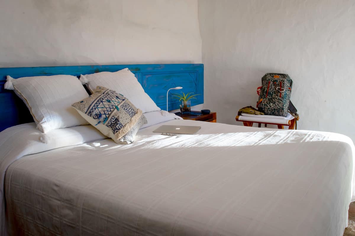 Premium bedding, in-room safe, free WiFi, bed sheets
