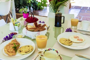 Free daily cooked-to-order breakfast